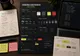 Mesa de trabajo con referencias visuales, componentes de interfaz y tokens de diseño